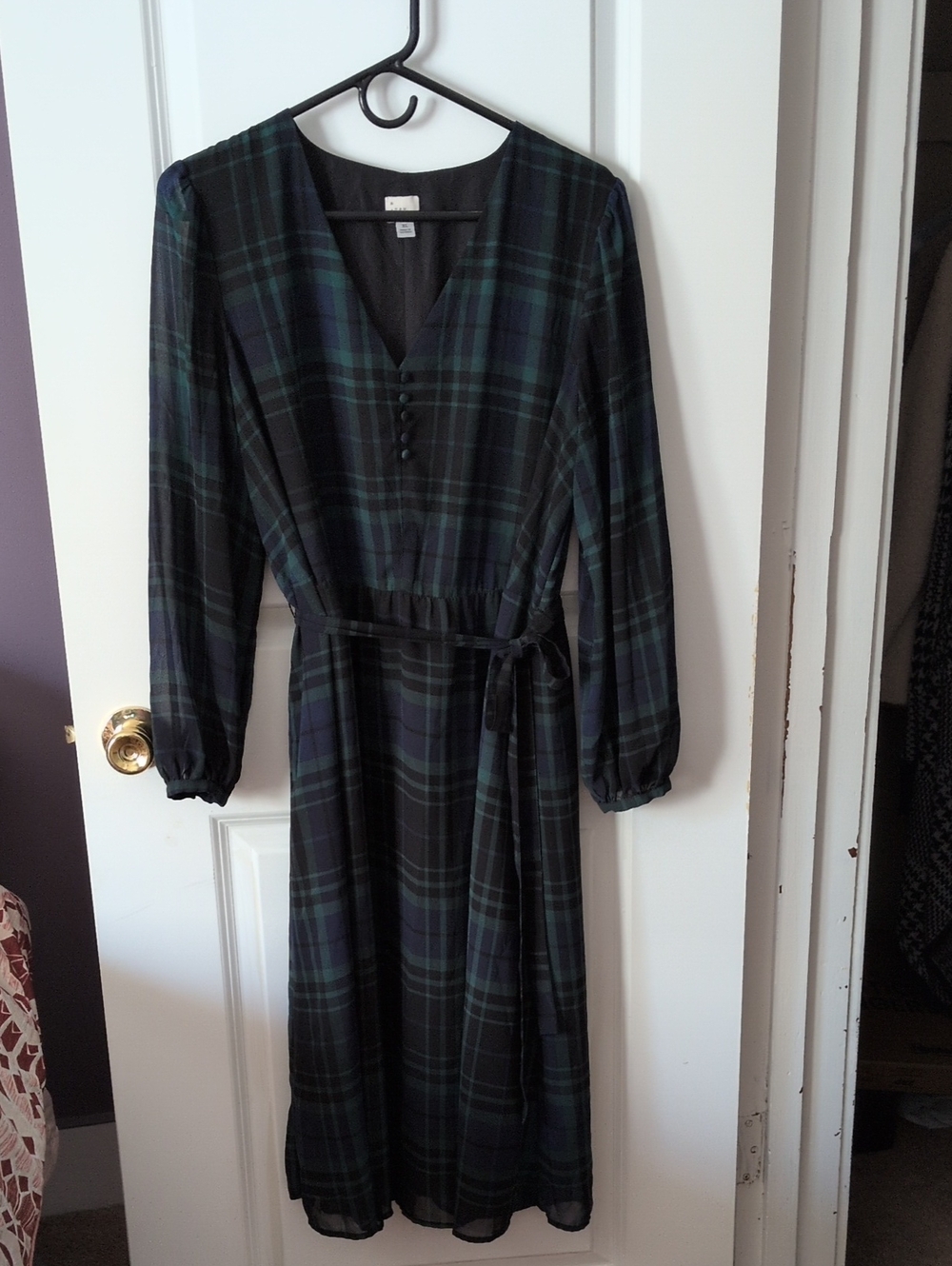 Women's Black and Dark Green Plaid V-Neck Midi Dress